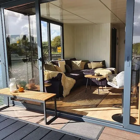 Modern, Brand New Houseboat Near Amsterdam *