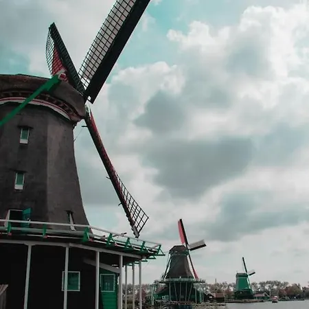 Modern, Brand New Houseboat Near Amsterdam